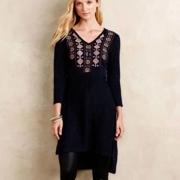 Akemi + Kin Anthropologie Savin Navy Embroidered Long Sleeve Tunic Knit Top - Picture 4 of 12
